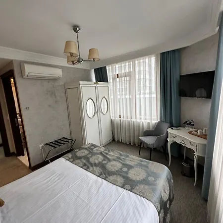 Aly Port Hotell