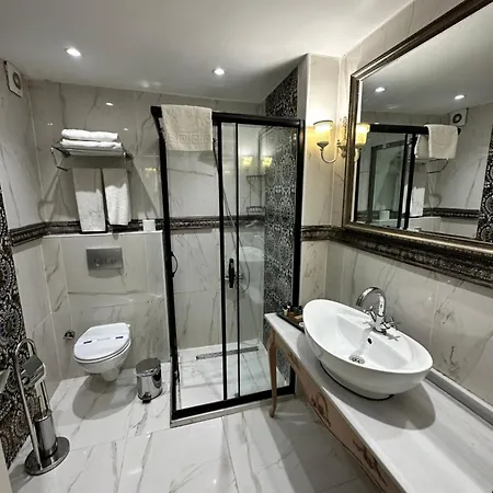 Aly Port Hotell