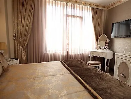Aly Port Hotell