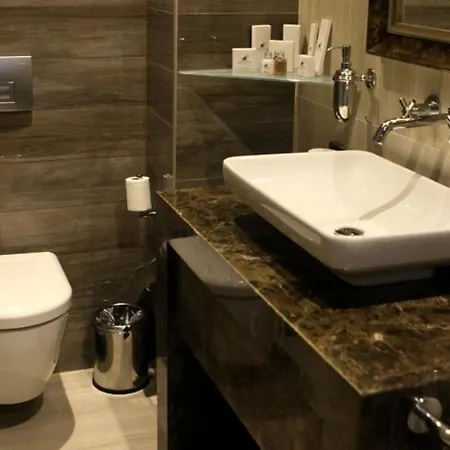 Aly Port فندق 3*