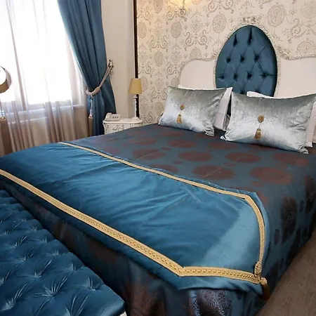 Aly Port Hotell
